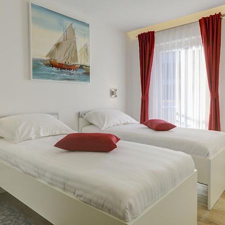 Viras Luxury Holiday Premantura Exteriör bild