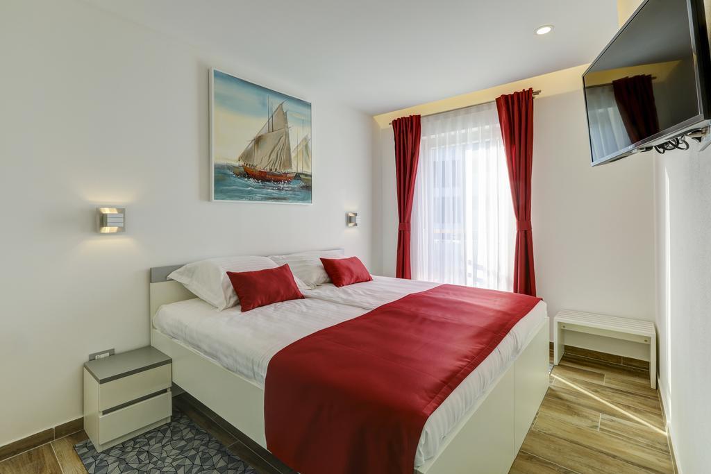Viras Luxury Holiday Premantura Exteriör bild