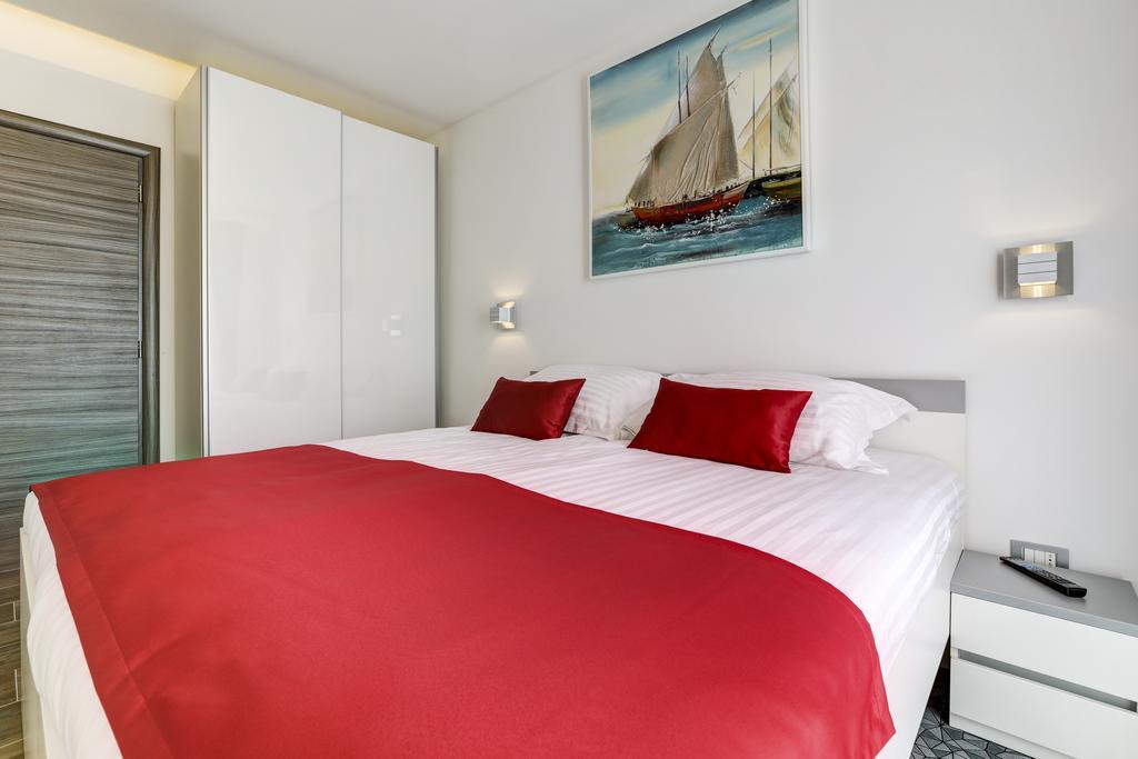 Viras Luxury Holiday Premantura Exteriör bild