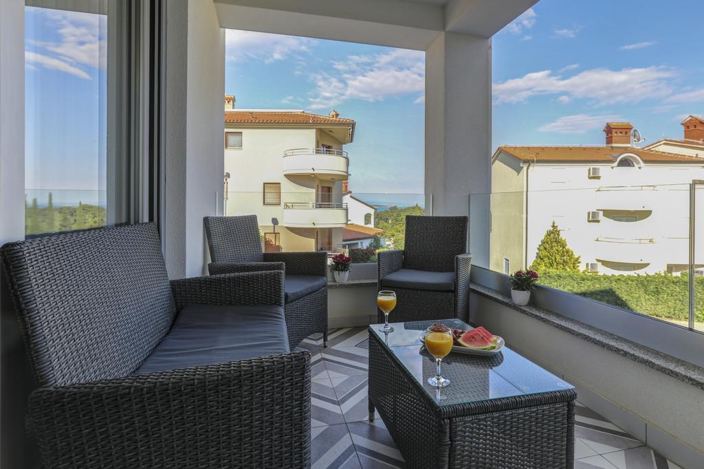 Viras Luxury Holiday Premantura Exteriör bild